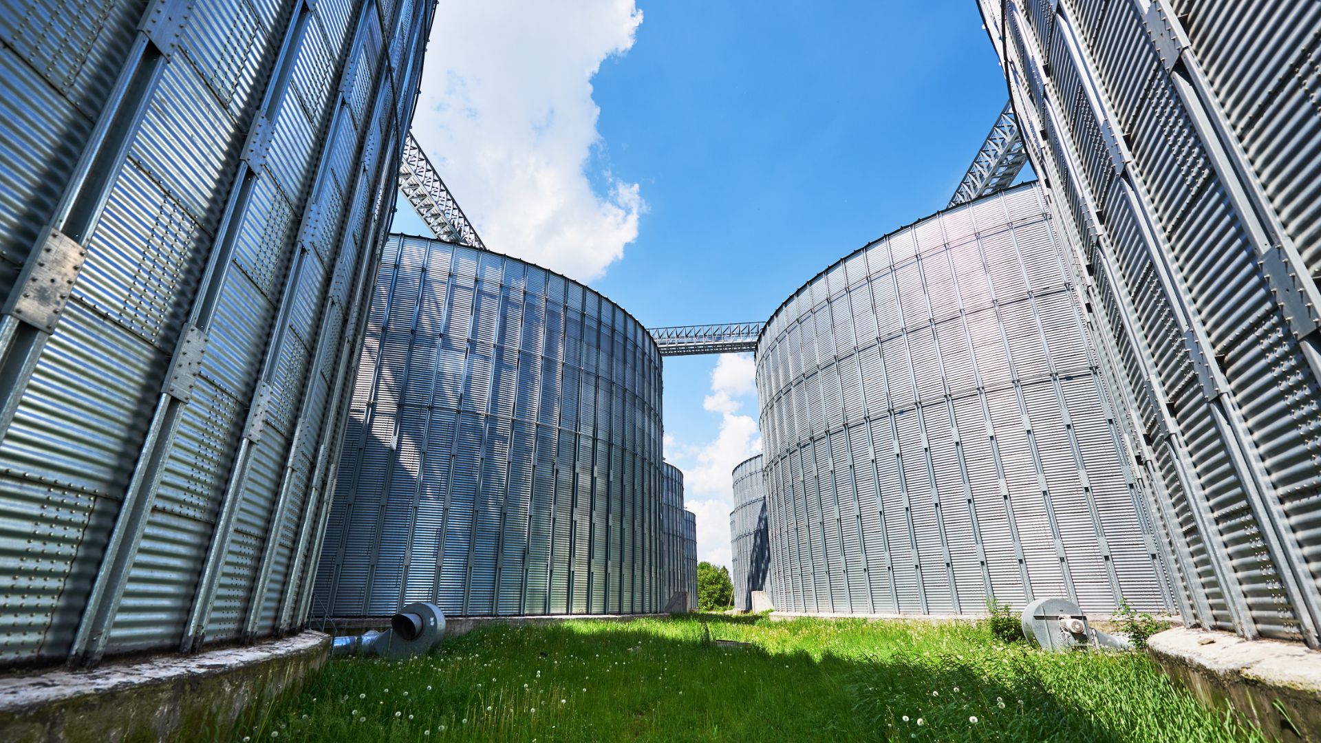 agricultural-silos-building-exterior