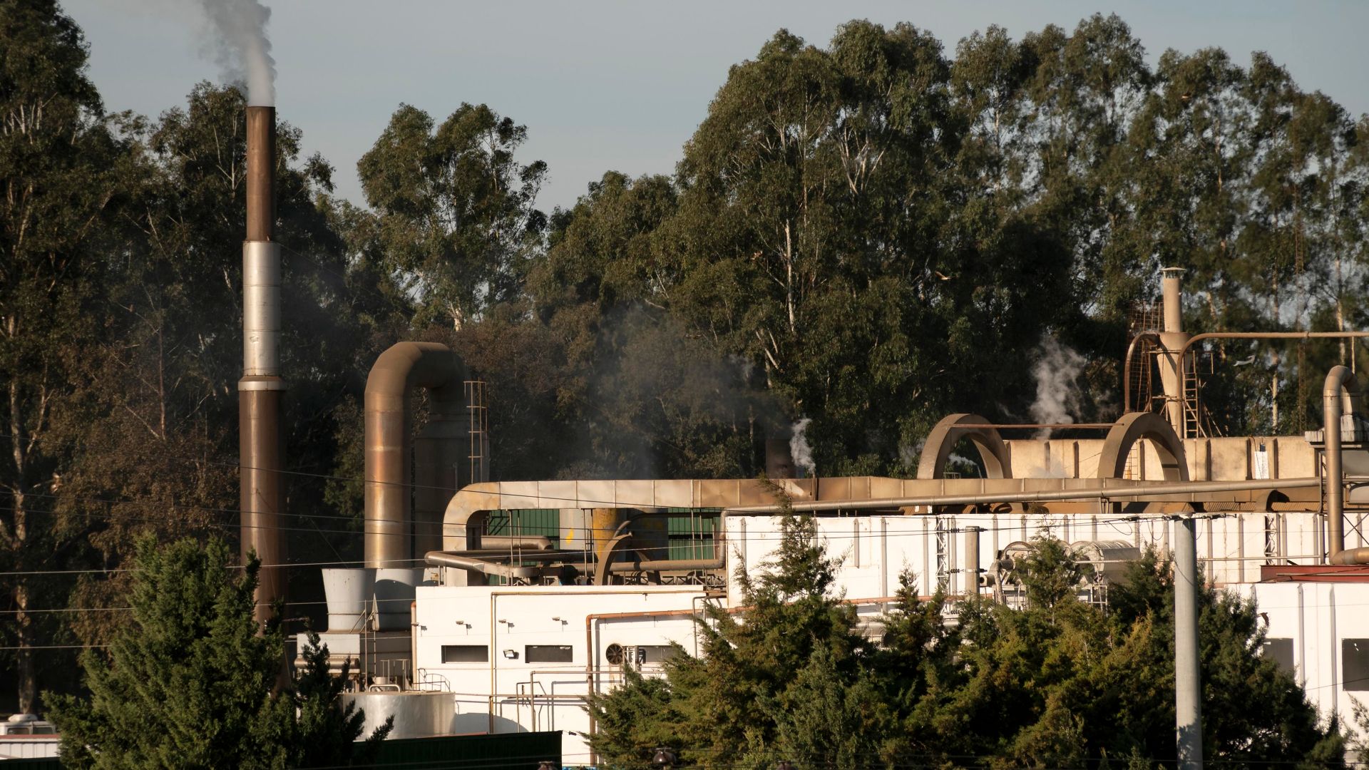 pollution-concept-factory-emisions